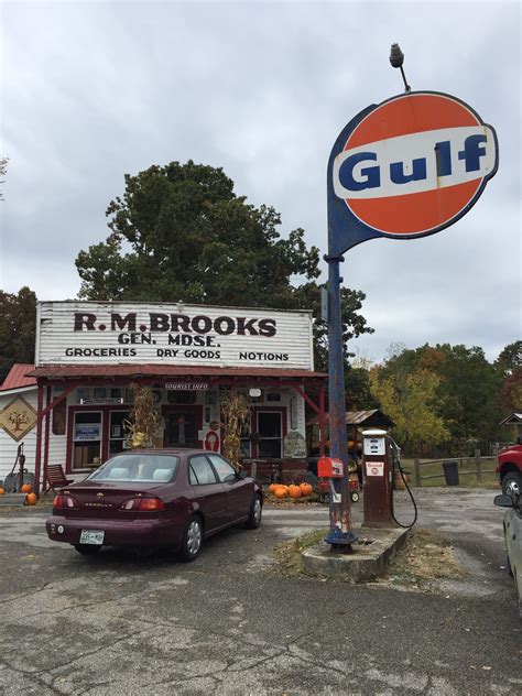 rm brooks store